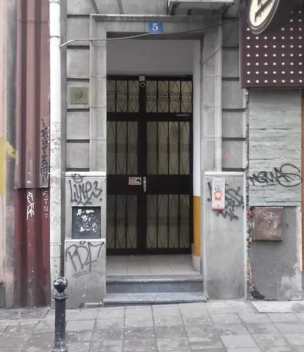 アパート Vukanja